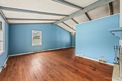 [Address not provided], Waukegan, IL 60087 - Photo 4