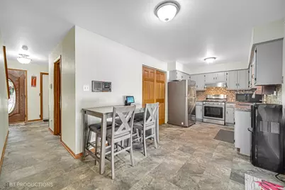 3207 Longford Drive, Joliet, IL 60431 - Photo 8