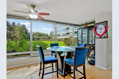 9715 Woods Drive #402, Skokie, IL 60077 - Photo 6