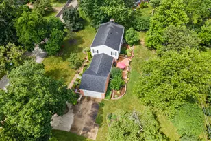 6 Londonderry Ln, Lincolnshire, IL 60069 - Photo 2