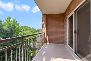 5155 Madison St, Skokie, IL 60077 - Photo 18