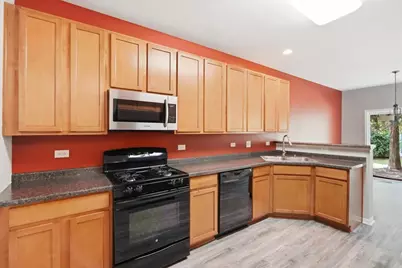 725 S Jade Lane, Round Lake, IL 60073 - Photo 8