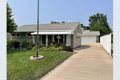 1815 13th Street, Peru, IL 61354 - Photo 2