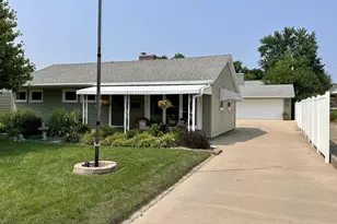 1815 13th St, Peru, IL 61354 - Photo 2