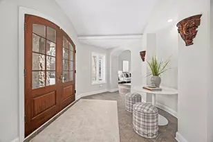 7S460 Donwood Dr, Naperville, IL 60540 - Photo 2