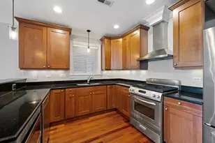 3723 N Wilton Ave, Chicago, IL 60613 - Photo 6