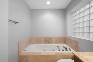 3723 N Wilton Ave, Chicago, IL 60613 - Photo 10
