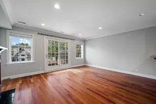 3723 N Wilton Ave, Chicago, IL 60613 - Photo 2