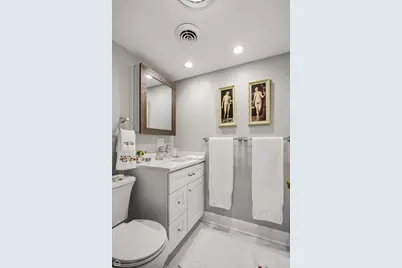 7200 N Ridge Boulevard #4G, Chicago, IL 60645 - Photo 18