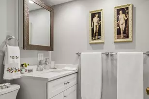 7200 N Ridge Blvd, Chicago, IL 60645 - Photo 18