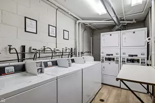 7200 N Ridge Blvd, Chicago, IL 60645 - Photo 24