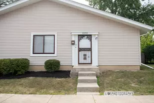 2276 Windsor Ln, Country Club Hills, IL 60478 - Photo 2