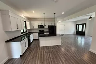 357 French St, Braidwood, IL 60408 - Photo 10