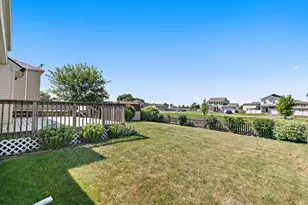 813 Water Stone Way, Malta, IL 60150 - Photo 28