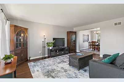 813 Water Stone Way, Malta, IL 60150 - Photo 4