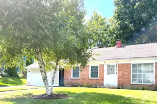 48 S Seebert St, Cary, IL 60013 - Photo 2