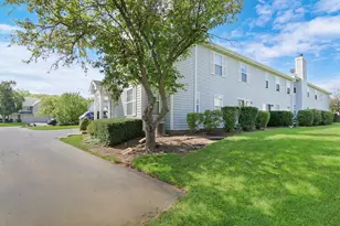1314 Orleans Dr, Mundelein, IL 60060 - Photo 2