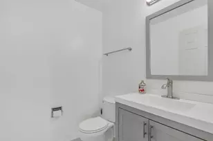 1314 Orleans Dr, Mundelein, IL 60060 - Photo 10