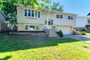 8719 Willow Rd, Hickory Hills, IL 60457 - Photo 1