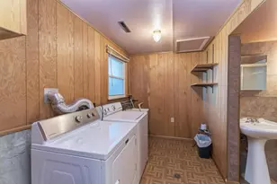 8719 Willow Rd, Hickory Hills, IL 60457 - Photo 12