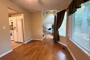 812 Canterbury Ln, Island Lake, IL 60042 - Photo 10