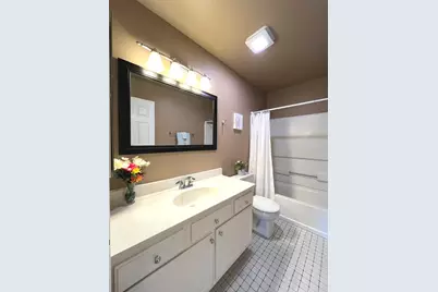 812 Canterbury Lane, Island Lake, IL 60042 - Photo 18