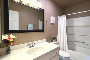 812 Canterbury Ln, Island Lake, IL 60042 - Photo 18