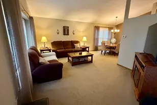 7342 W Mathews Dr, Frankfort, IL 60423 - Photo 2
