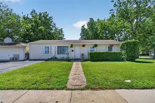 27 Belmont Dr, Romeoville, IL 60446 - Photo 1