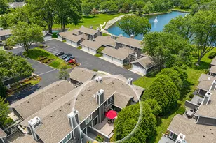 10 W Windsor Ct, Sugar Grove, IL 60554 - Photo 4