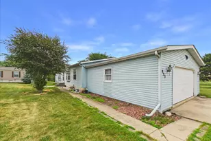 933 Micole Dr, Belvidere, IL 61008 - Photo 2
