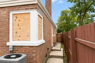 4601 S Leclaire Ave, Chicago, IL 60638 - Photo 4