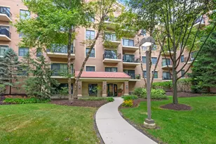 5100 W 96th St, Oak Lawn, IL 60453 - Photo 2