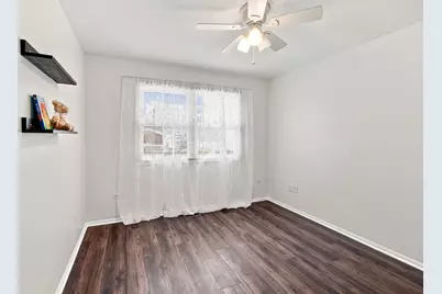 3985 Dorchester Avenue, Gurnee, IL 60031 - Photo 12