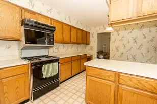 2157 N Lake Shore Cir, Arlington Heights, IL 60004 - Photo 6