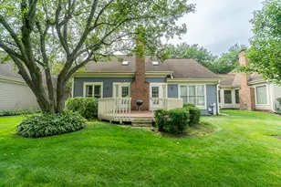 2157 N Lake Shore Cir, Arlington Heights, IL 60004 - Photo 14