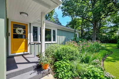 431 Oakwood Drive, Geneva, IL 60134 - Photo 2