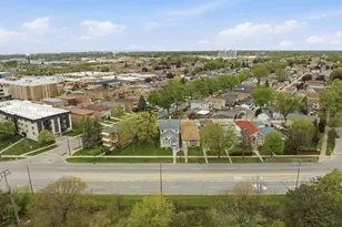 6916 W Forest Preserve Dr, Harwood Heights, IL 60706 - Photo 4