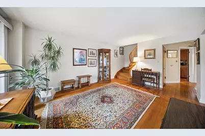 6647 N Crawford Avenue, Lincolnwood, IL 60712 - Photo 4