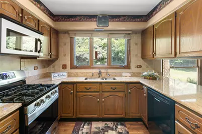 740 Cambridge Drive, Burr Ridge, IL 60527 - Photo 8