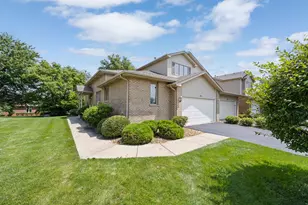 18717 Dove Ave, Mokena, IL 60448 - Photo 1