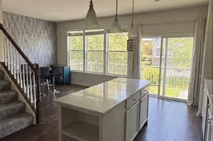 809 Brodhead Dr, Aurora, IL 60504 - Photo 8