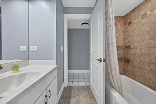 5024 N Austin Ave, Chicago, IL 60630 - Photo 20
