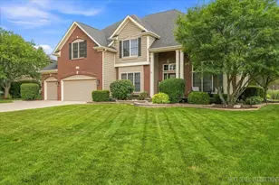 525 N Sycamore Ln, North Aurora, IL 60542 - Photo 2