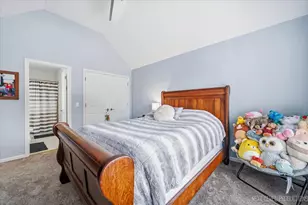 525 N Sycamore Ln, North Aurora, IL 60542 - Photo 22