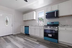 135 S 8th St, South Beloit, IL 61080 - Photo 4