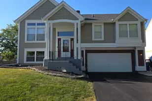 302 Barton Ct, Bartlett, IL 60103 - Photo 2