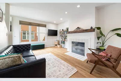 555 N Artesian Avenue #L, Chicago, IL 60612 - Photo 4