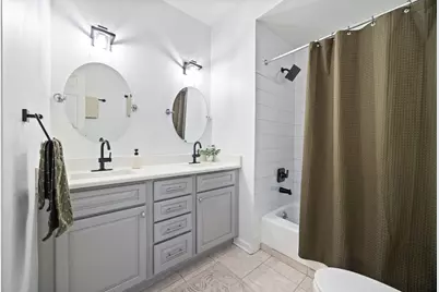 555 N Artesian Avenue #L, Chicago, IL 60612 - Photo 16