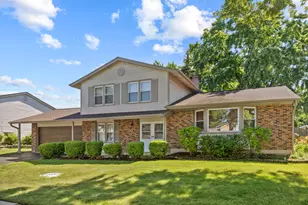 1477 William Clifford Ln, Elk Grove Village, IL 60007 - Photo 1